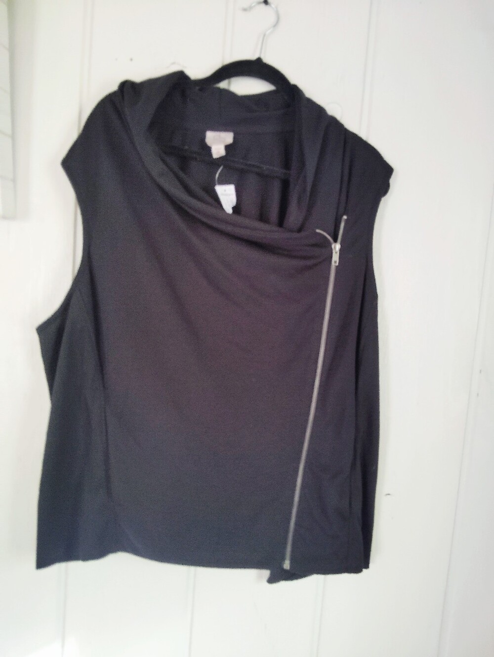 NWT!! Cb Est.1962, Sleeveless, Asymmetrical Zip Sweatshirt. Size 2X